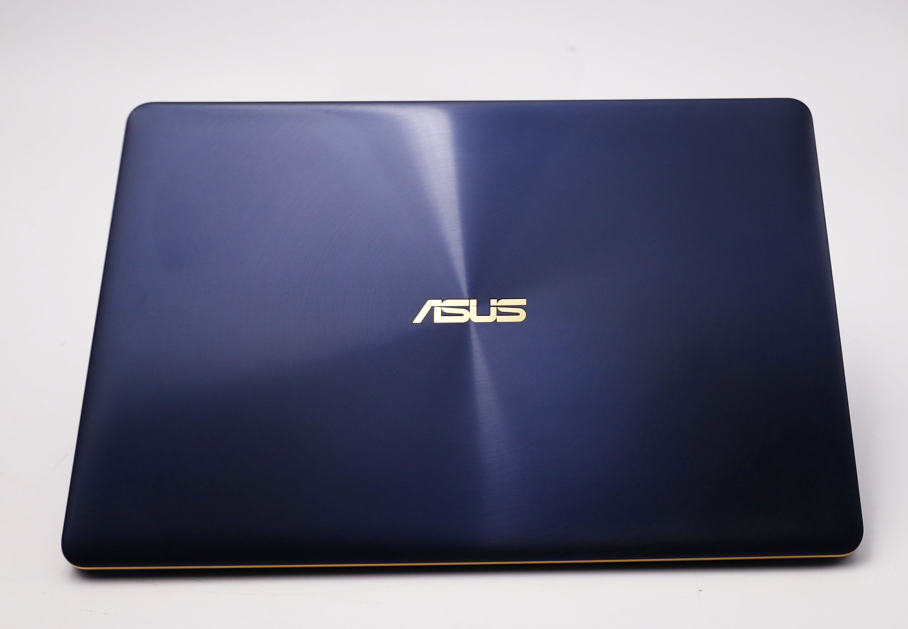 Asus UX3490 14" Notebook i5-7200U 8GB RAM 512GB SSD Intel HD 620 Laptop DE