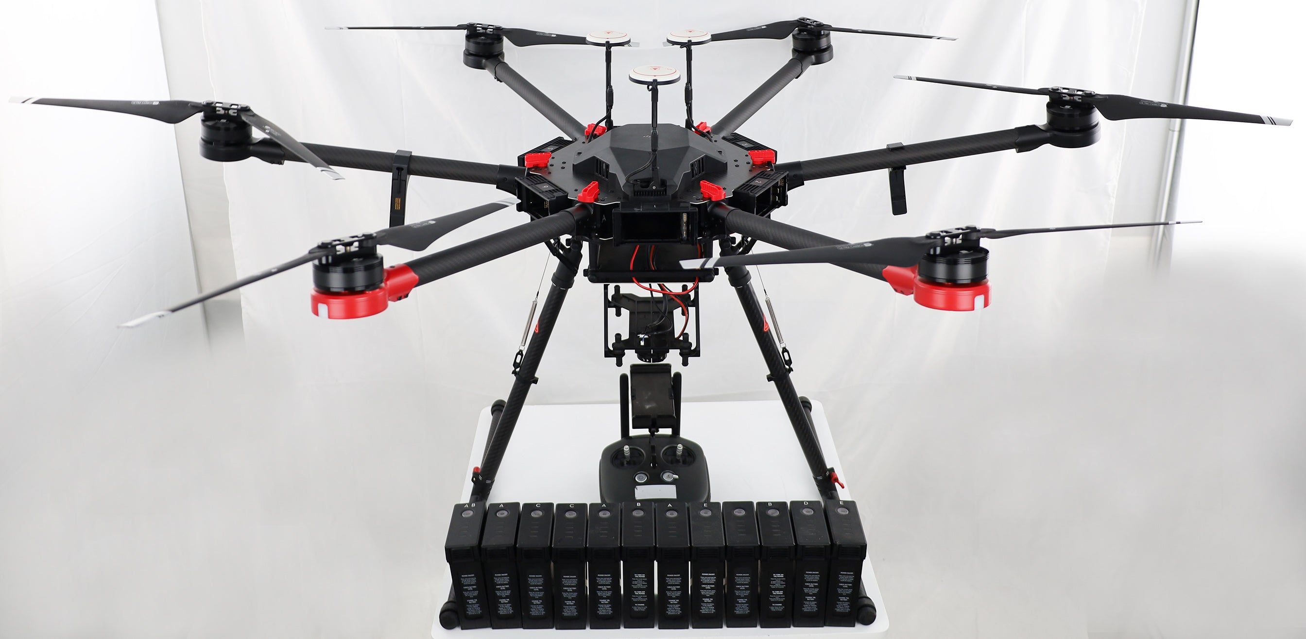 DJI Matrice 600 Hexacopter mit Kamera 20mm F/2.8 94FOV 12 Akkus in Kunsstoffbox