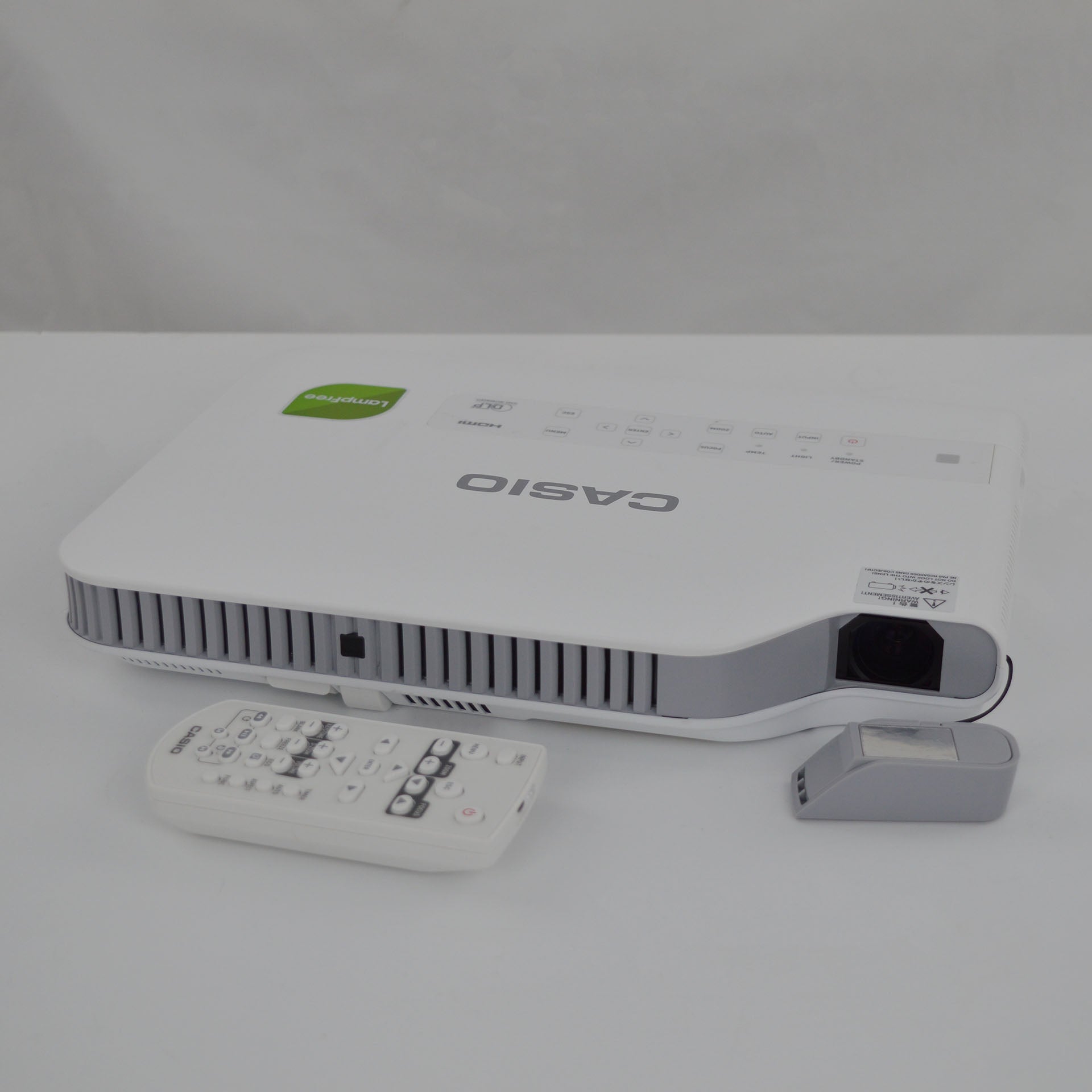 Casio XJ-A252 DLP Beamer Projektor 1280x800 3000 Lumen weiß