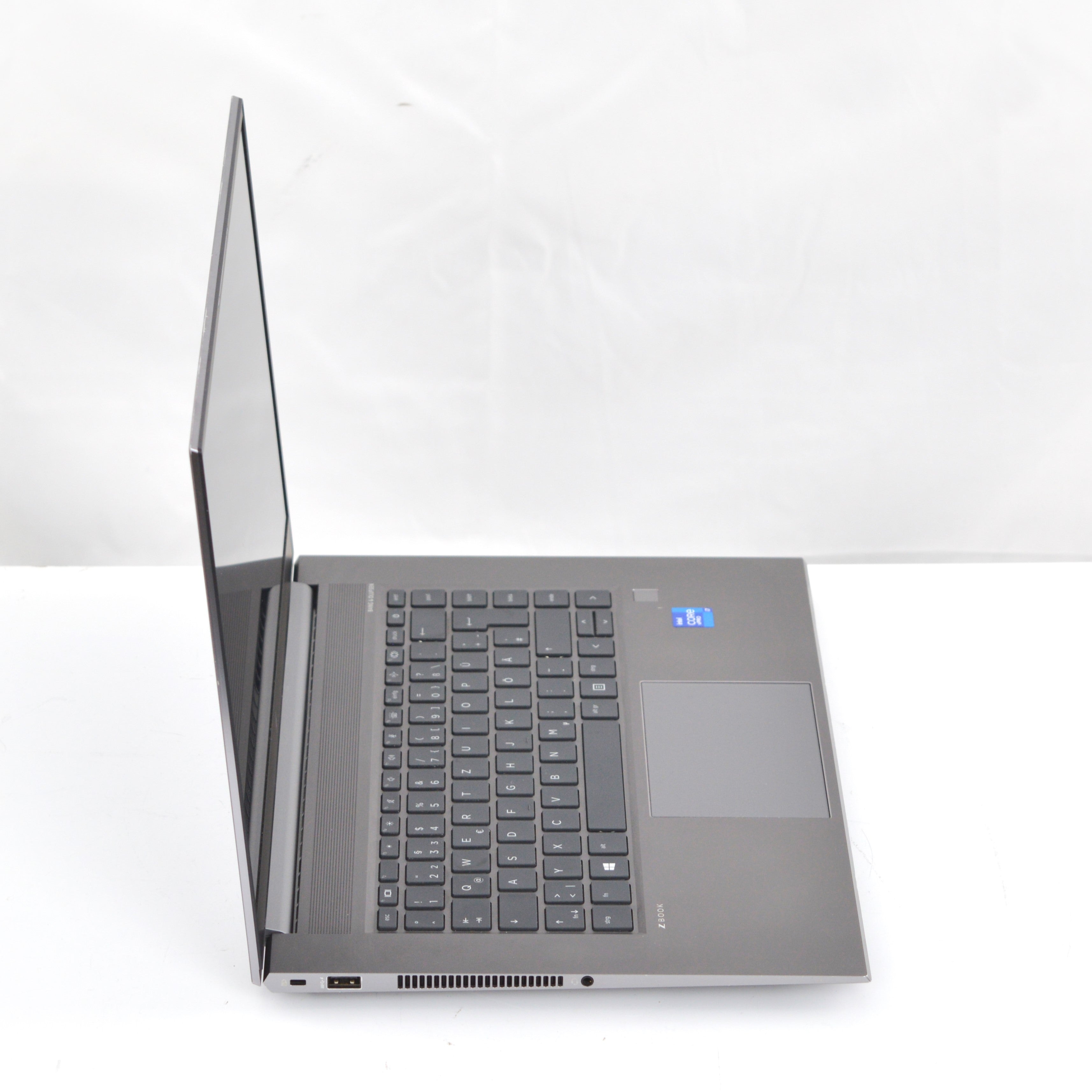 HP ZBook Studio G8 15,6" Workstation i7-11850H 32GB RAM 1TB SSD RTX A2000 FHD