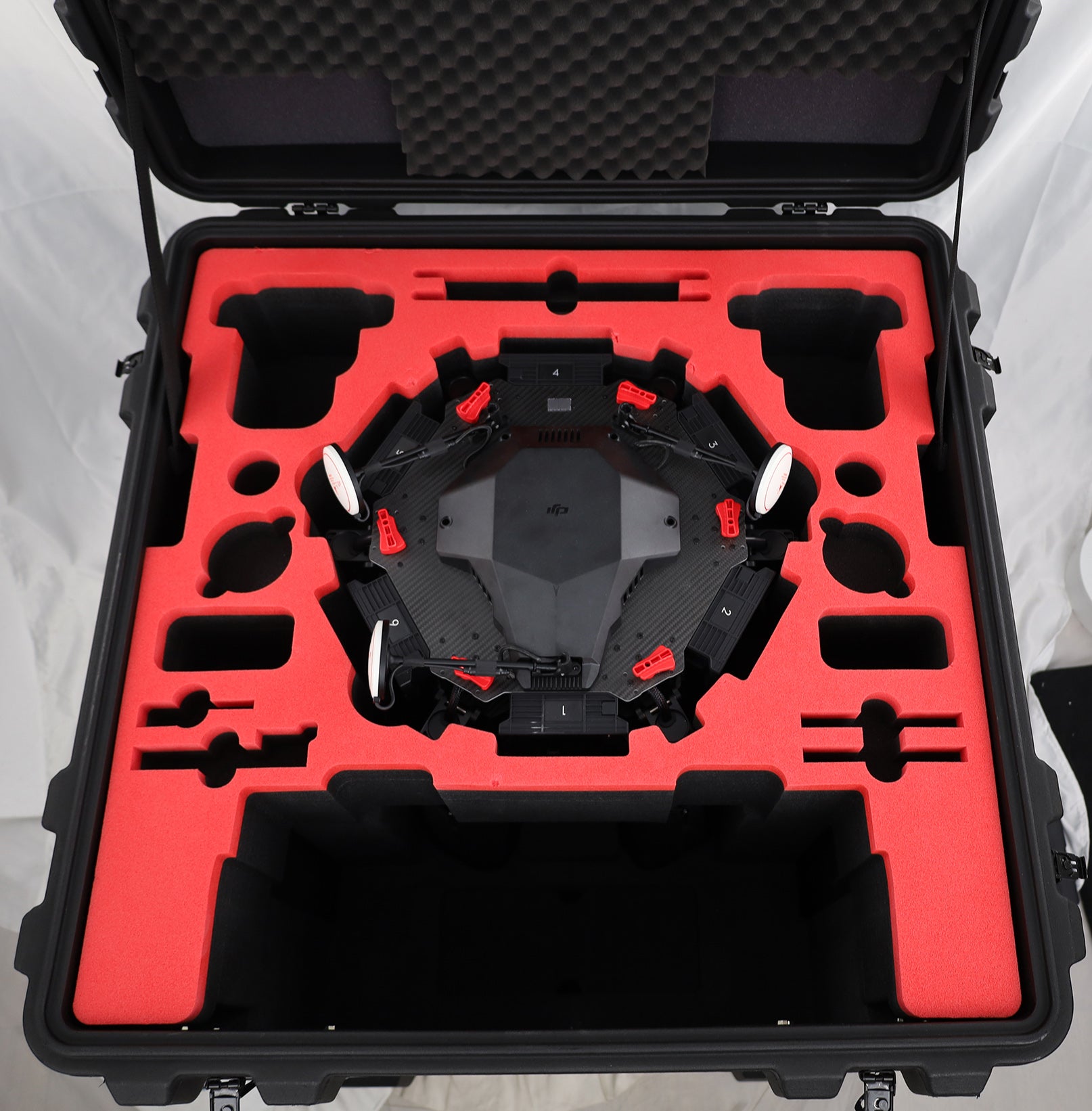DJI Matrice 600 Hexacopter mit Kamera 20mm F/2.8 94FOV 12 Akkus in Kunsstoffbox