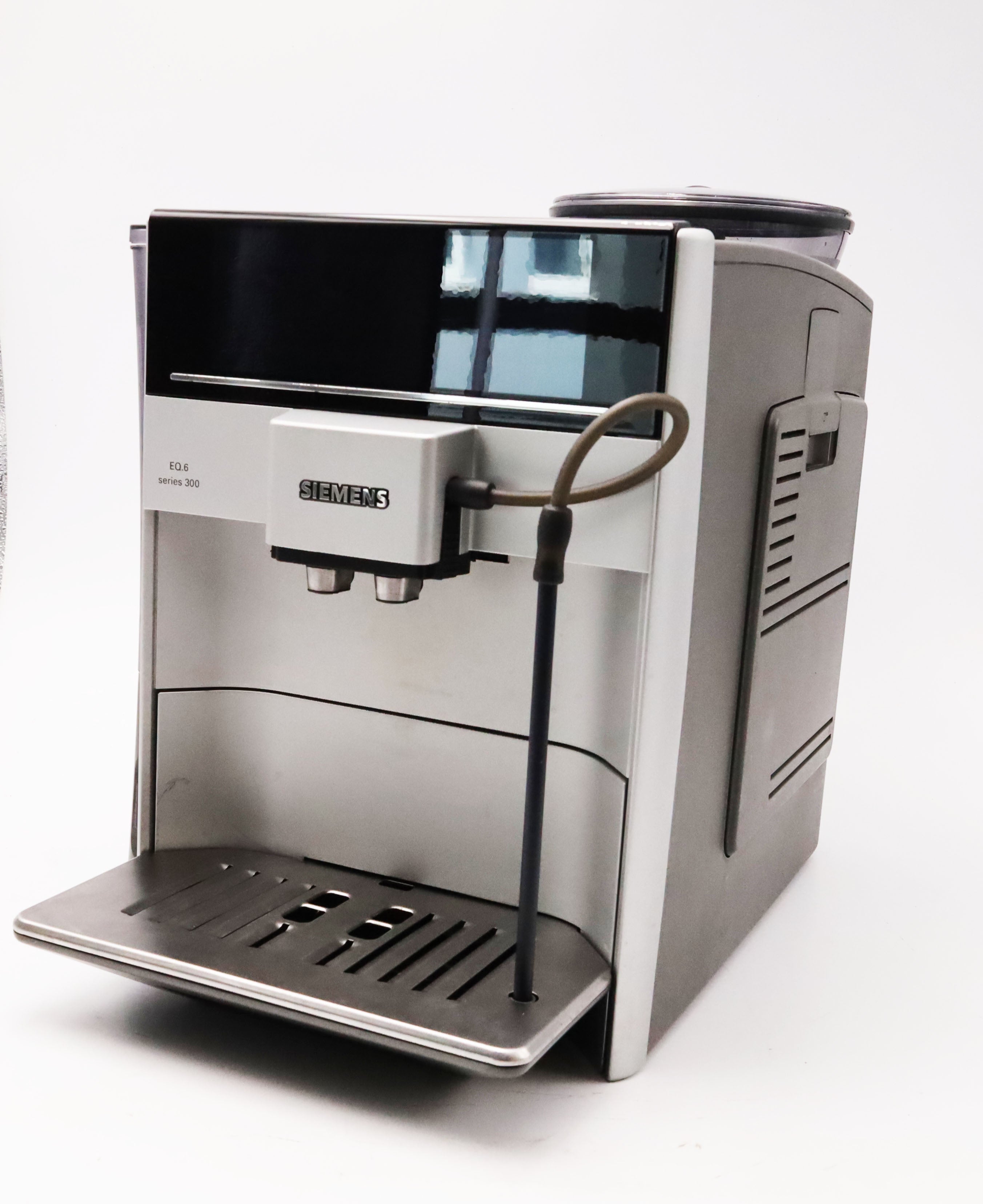 Siemens EQ.6 series 300 TE603501DE Kaffeevollautomat, oneTouch Function, Silver
