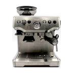 Sage The Barista Express  Espressomaschine mit manuellem Milchaufschäumer.