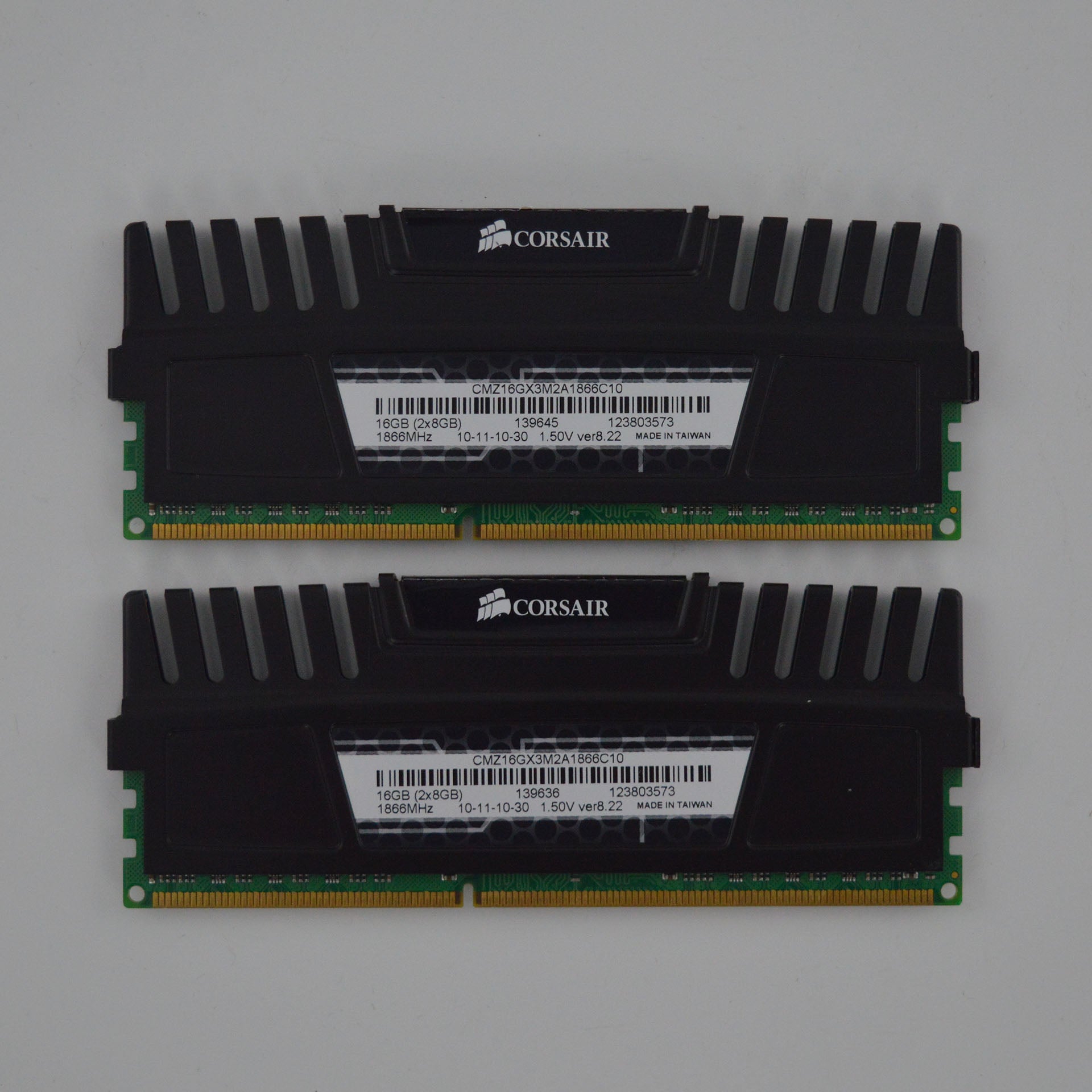 Corsair Vengeance RAM Arbeitsspeicher 16GB 2x8GB Kit DDR3 1866 Mhz CL10 XMP