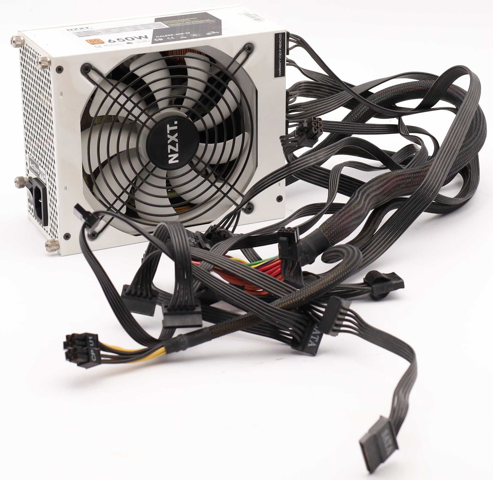 NZXT HALE90 80Plus Gold Modulares Netzteil 650 W Weiß unvollständig