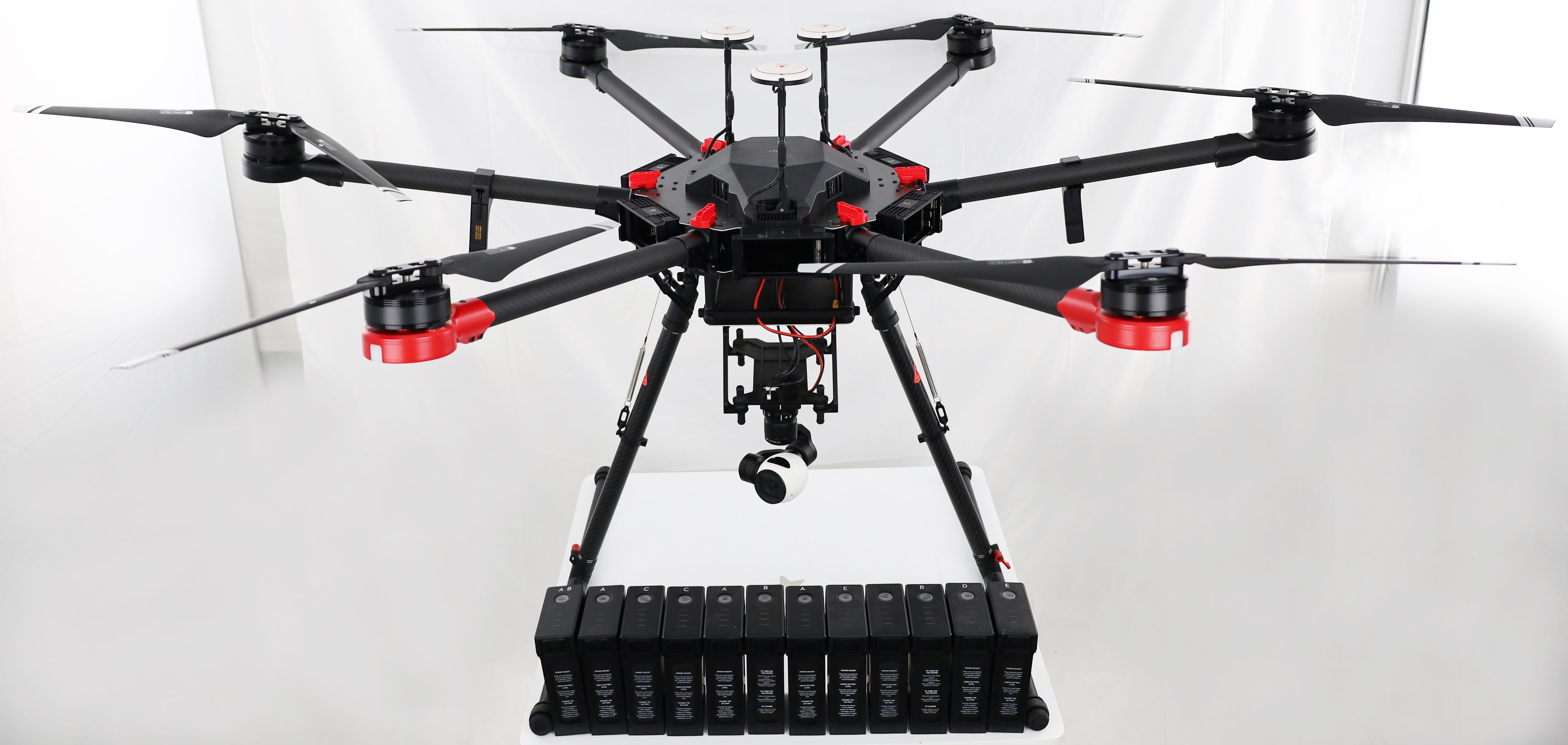DJI Matrice 600 Hexacopter mit Kamera 20mm F/2.8 94FOV 12 Akkus in Kunsstoffbox